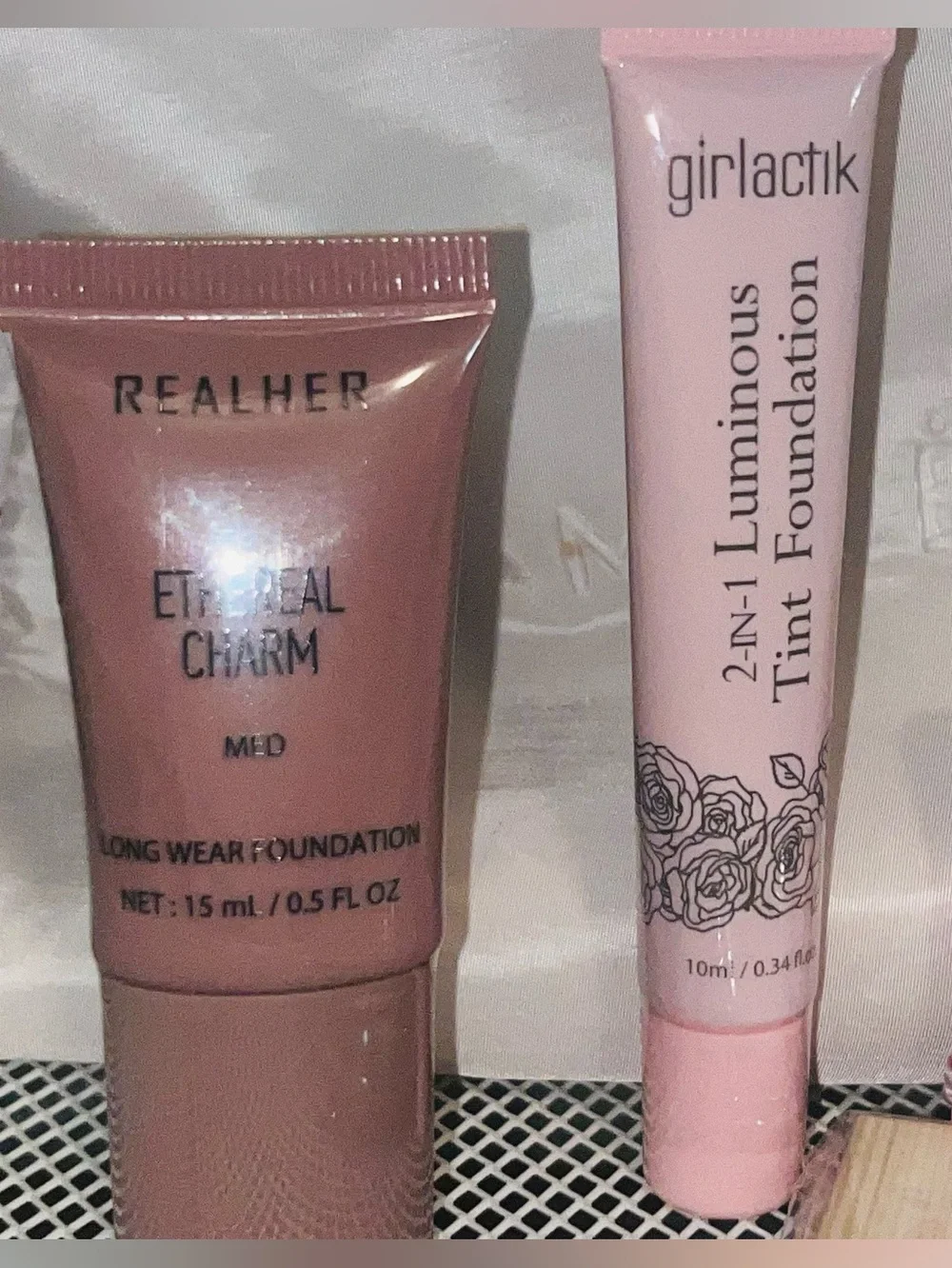 Combo of 2 Foundations and 2 Powders and Oil Absorbing Sheets